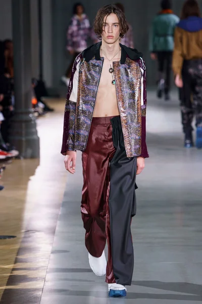 Look 11
